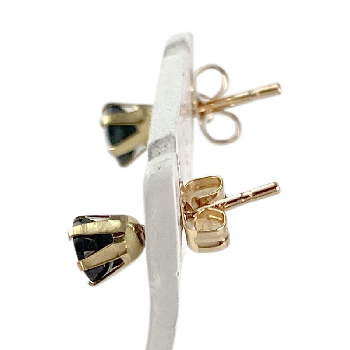 Boucles d'oreilles d'occasion or 750 jaune saphirs - vue 2