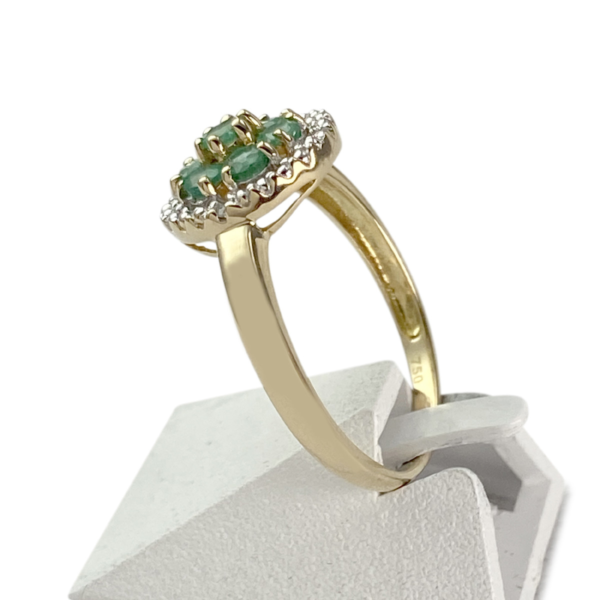 Bague d'occasion or 750 jaune fleur diamants émeraudes - vue 2