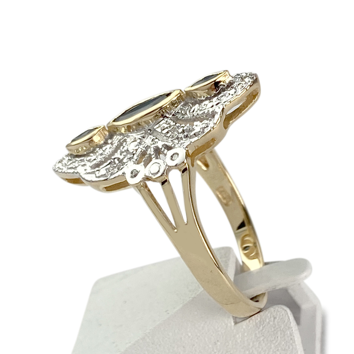 Bague d'occasion or 750 2 ors marquise saphirs diamants - vue 2