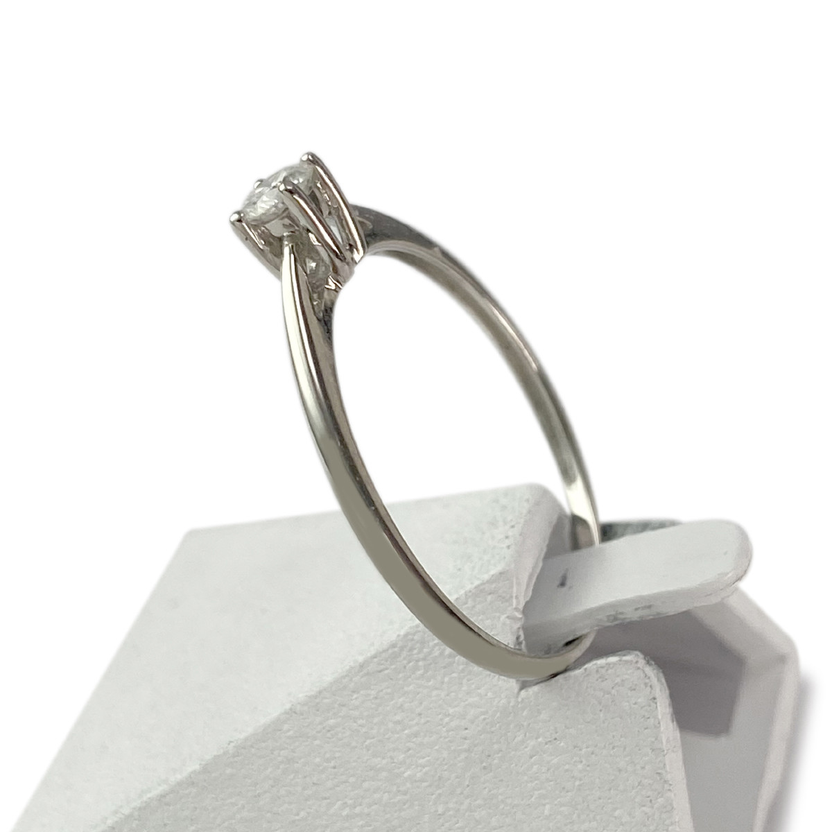 Solitaire d'occasion or 750 blanc diamant - vue 2