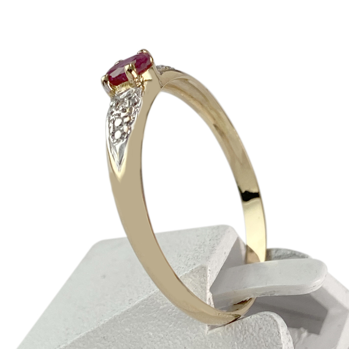Bague d'occasion or 750 jaune rubis diamant - vue 2