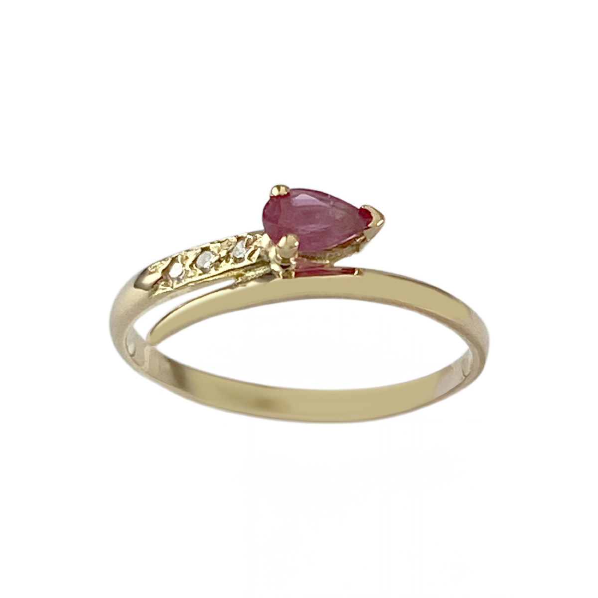 Tweedehands goud 750 gele robijn diamanten ring