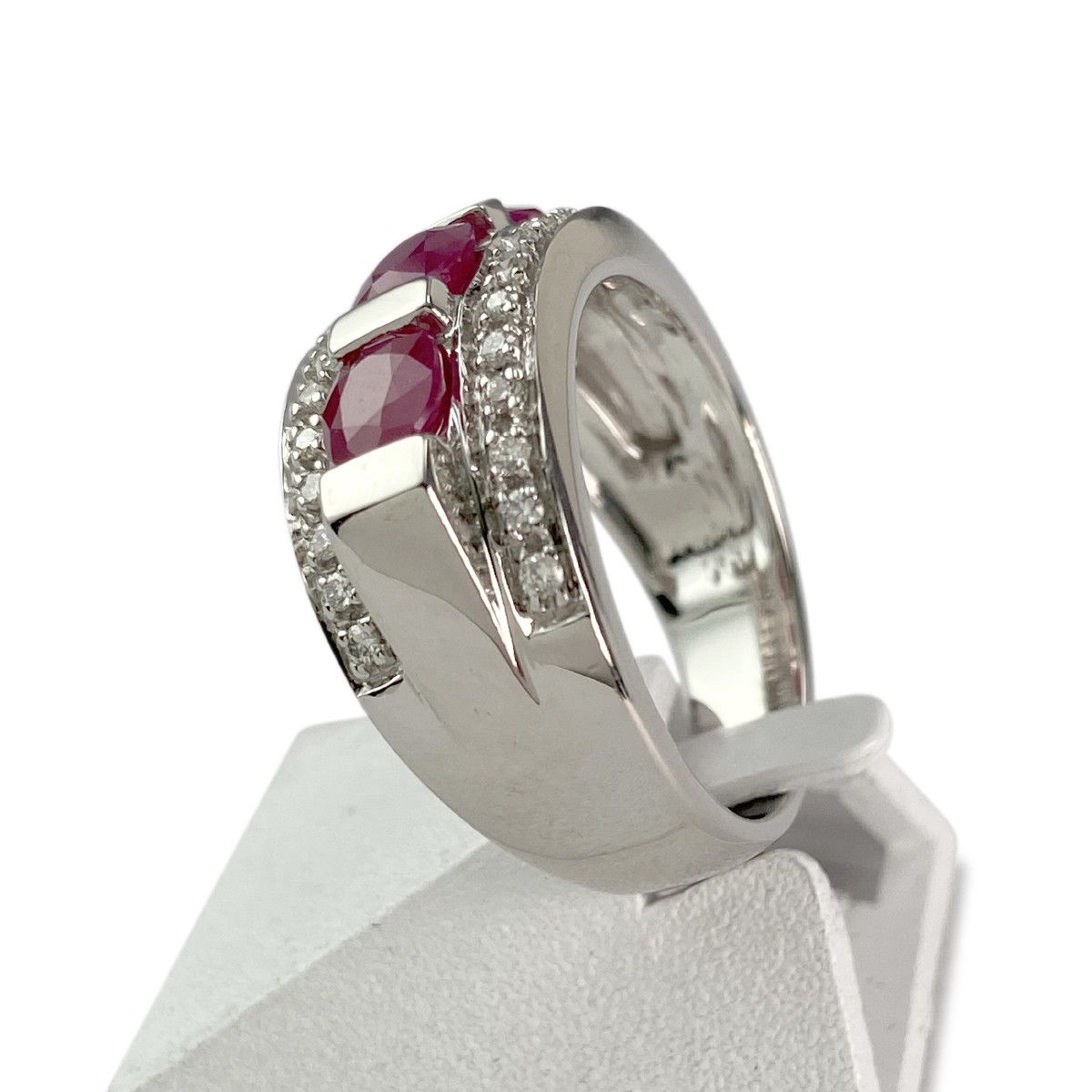 Bague d'occasion or 750 2 ors rubis diamant - vue 2