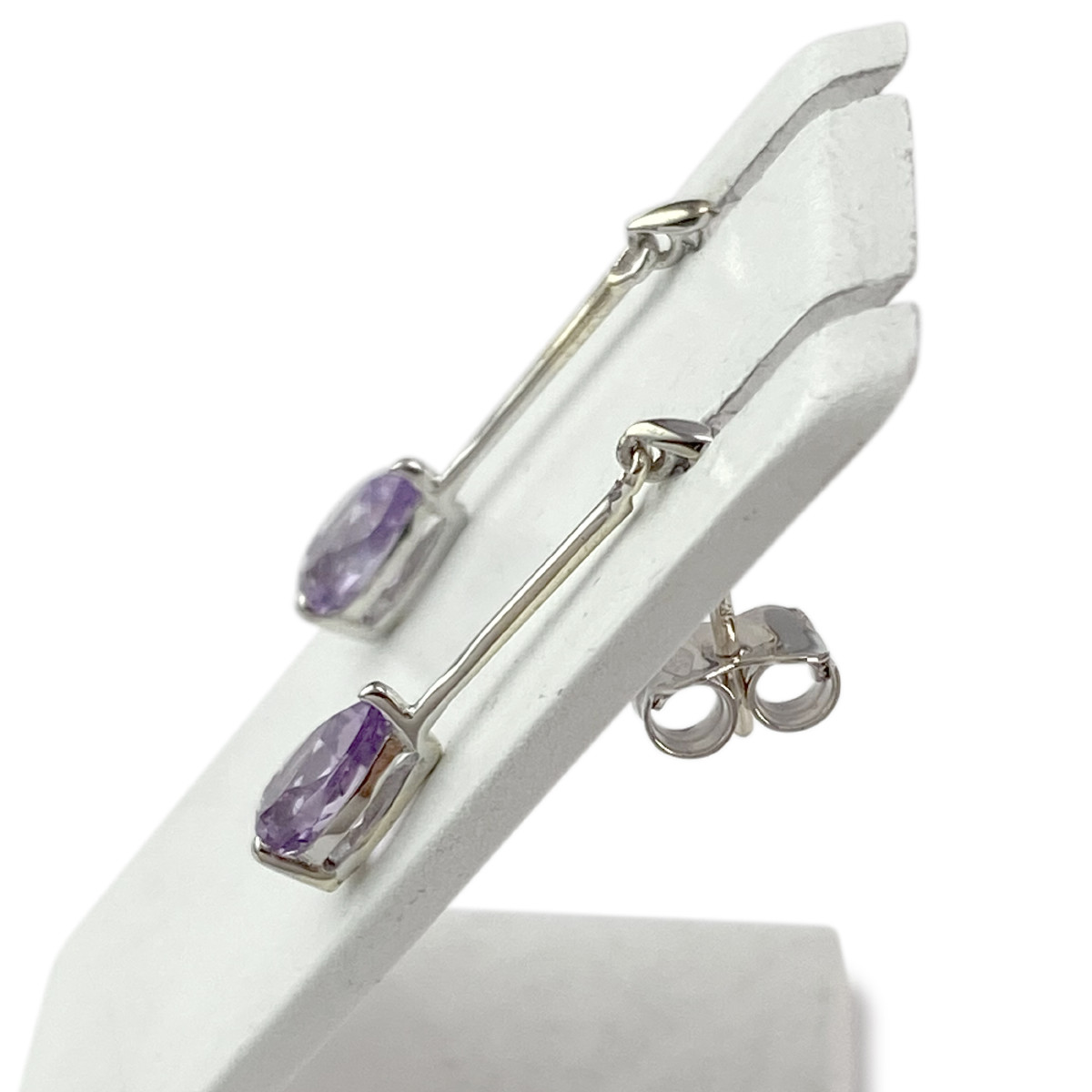 Boucles d'oreilles d'occasion or 375 blanc amethyste - vue 2