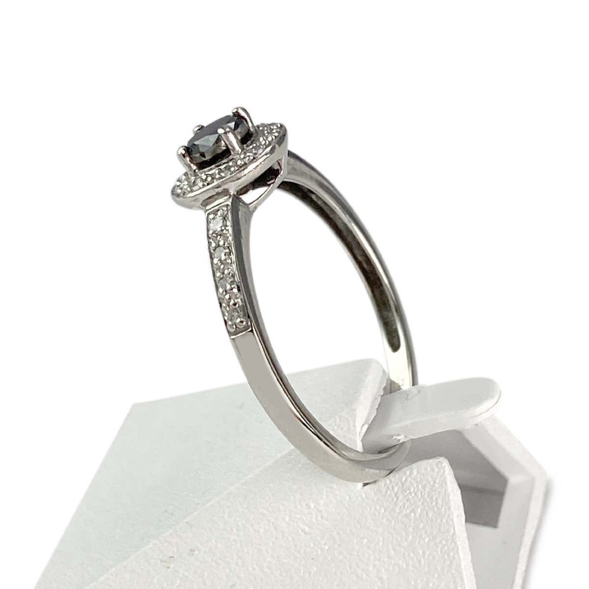 Bague d'occasion or 750 blanc diamant noir et blanc - vue 2