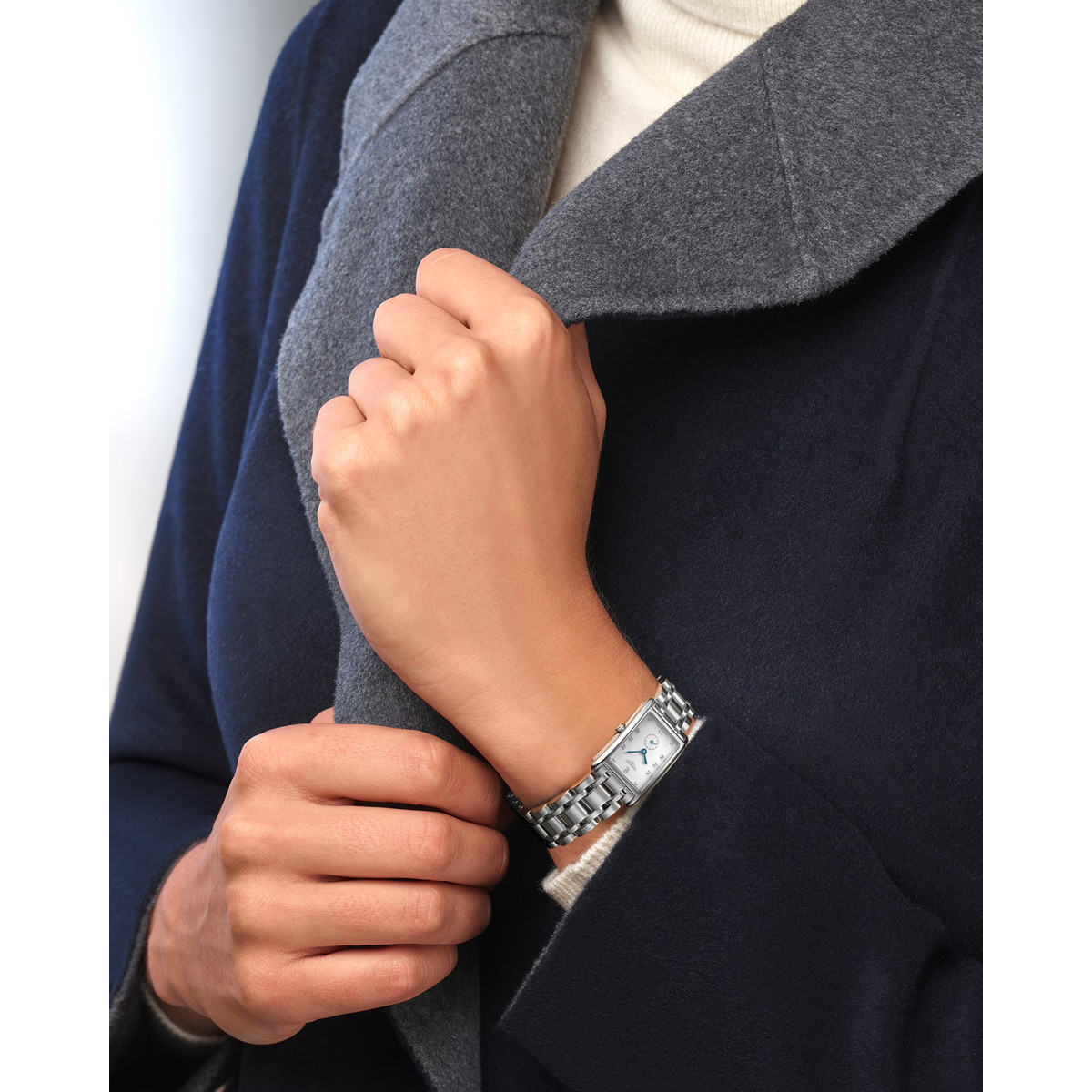 Montre Longines femme acier - vue porté 1