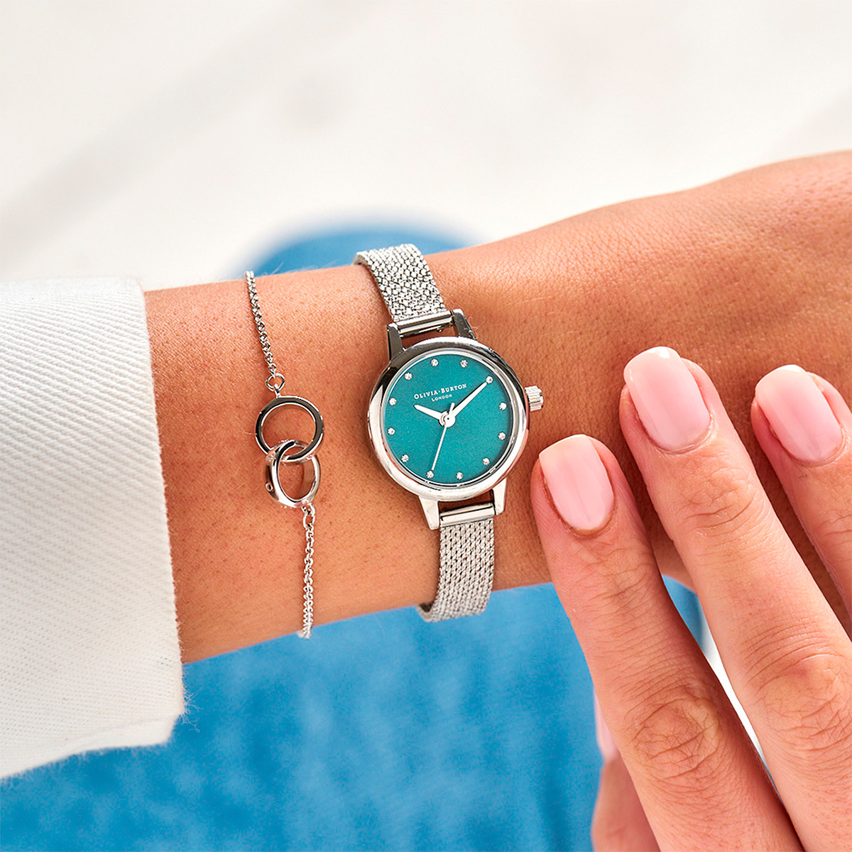 Montre OLIVIA BURTON classics femme analogique, bracelet acier - vue porté 1