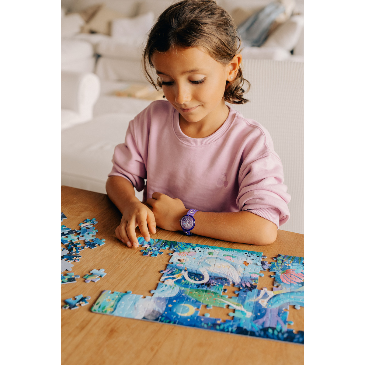 Montre FLIK FLAK Shine bright Stargazing enfant plastique biosourcé bracelet PET recyclé violet - vue porté 1