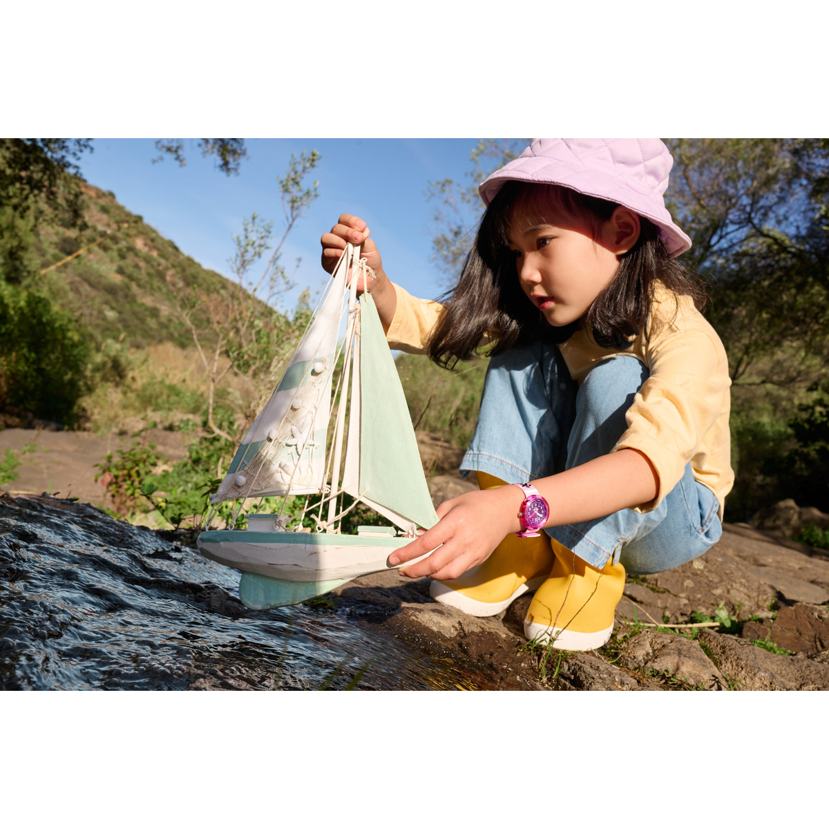 Montre FLIK FLAK Shine bright Shining seastar enfant plastique biosourcé bracelet PET recyclé rose - vue porté 1