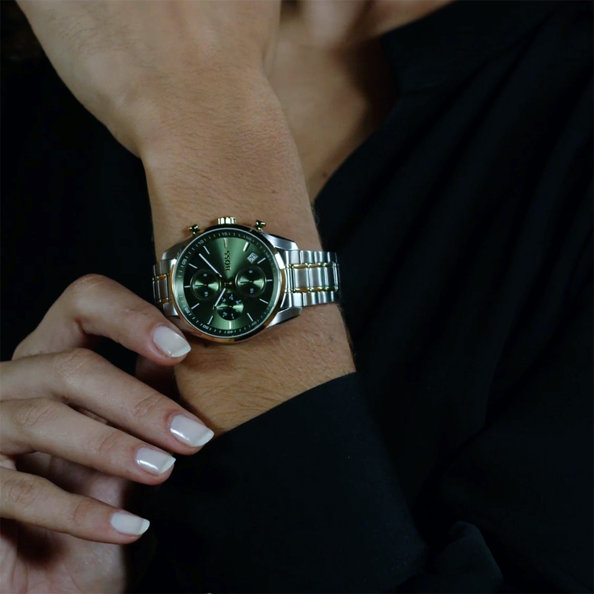 Montre BOSS sport lux femme bracelet acier - vue porté 1