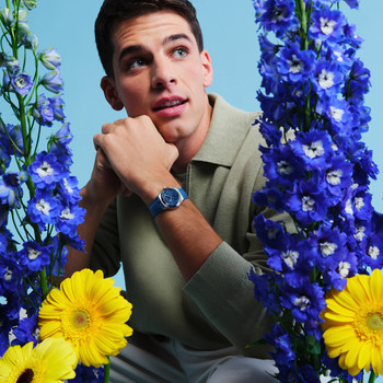 Montre SWATCH blossom time femme cadra bleu bracelet cuir animal bleu