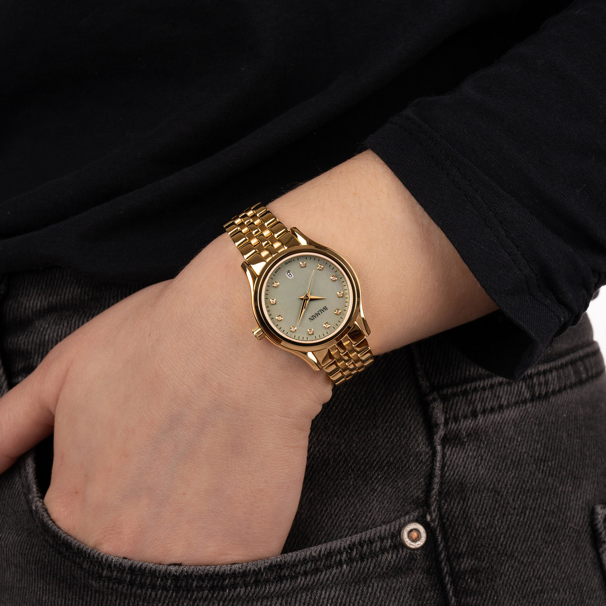 Montre BALMAIN beleganza femme bracelet pvd doré - vue porté 1