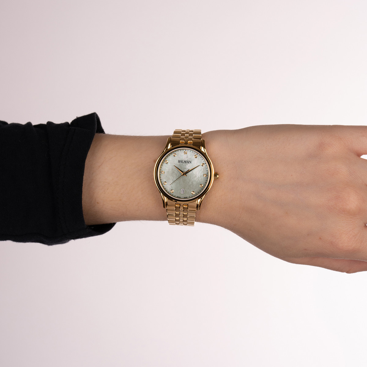 Montre BALMAIN beleganza femme bracelet pvd doré - vue porté 2
