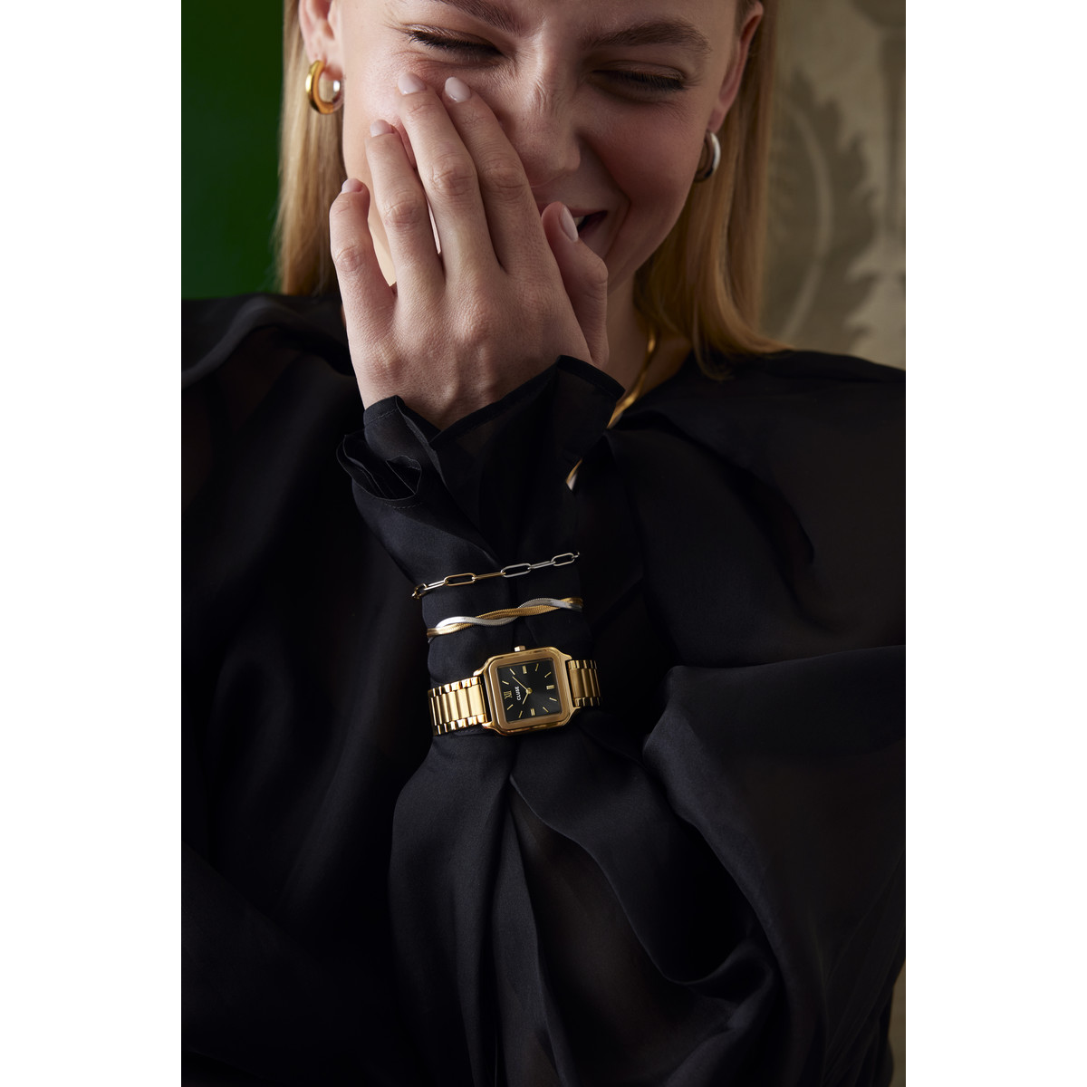 Montre CLUSE Gracieuse femme bracelet acier doré - vue porté 2
