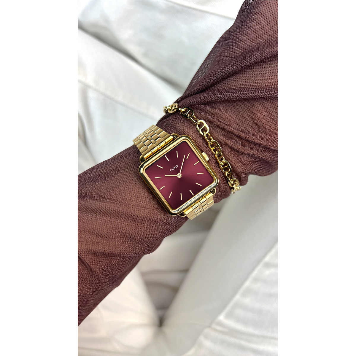 Montre CLUSE La Tétragone femme bracelet acier doré - vue porté 1