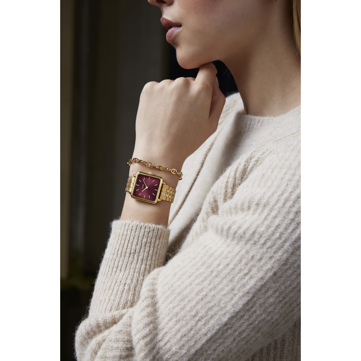 Montre CLUSE La Tétragone femme bracelet acier doré - vue porté 3