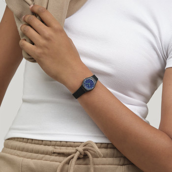 Montre SWATCH essentials femme cadran gris bracelet plastique gris