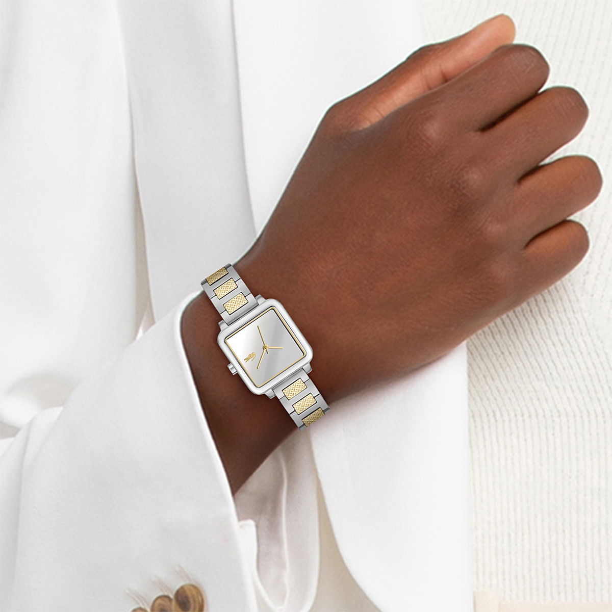 Montre LACOSTE LACOSTE.12.12 leap femme bracelet acier inoxydable bicolore jaune - vue porté 1