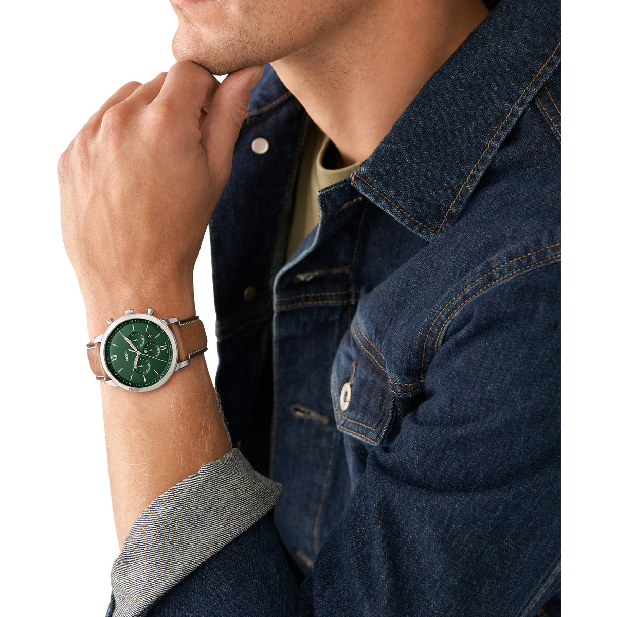 Montre FOSSIL Neutra homme chronographe, bracelet cuir marron - vue porté 1
