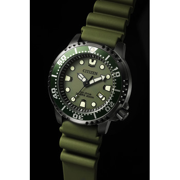 Montre CITIZEN promaster marine homme eco-drive acier bracelet silicone vert olive