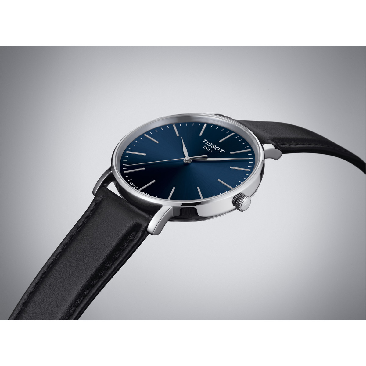 Montre TISSOT T-CLASSIC EVERYTIME homme cadran bleu bracelet cuir noir - vue D1
