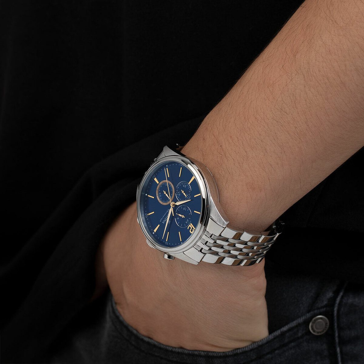 Montre FESTINA timeless chronograph homme chronographe, bracelet acier argent - vue porté 1