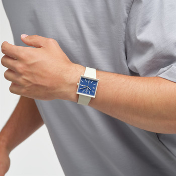 Montre SWATCH Square bioceramic What if beige? homme bracelet matériau biosourcé beige