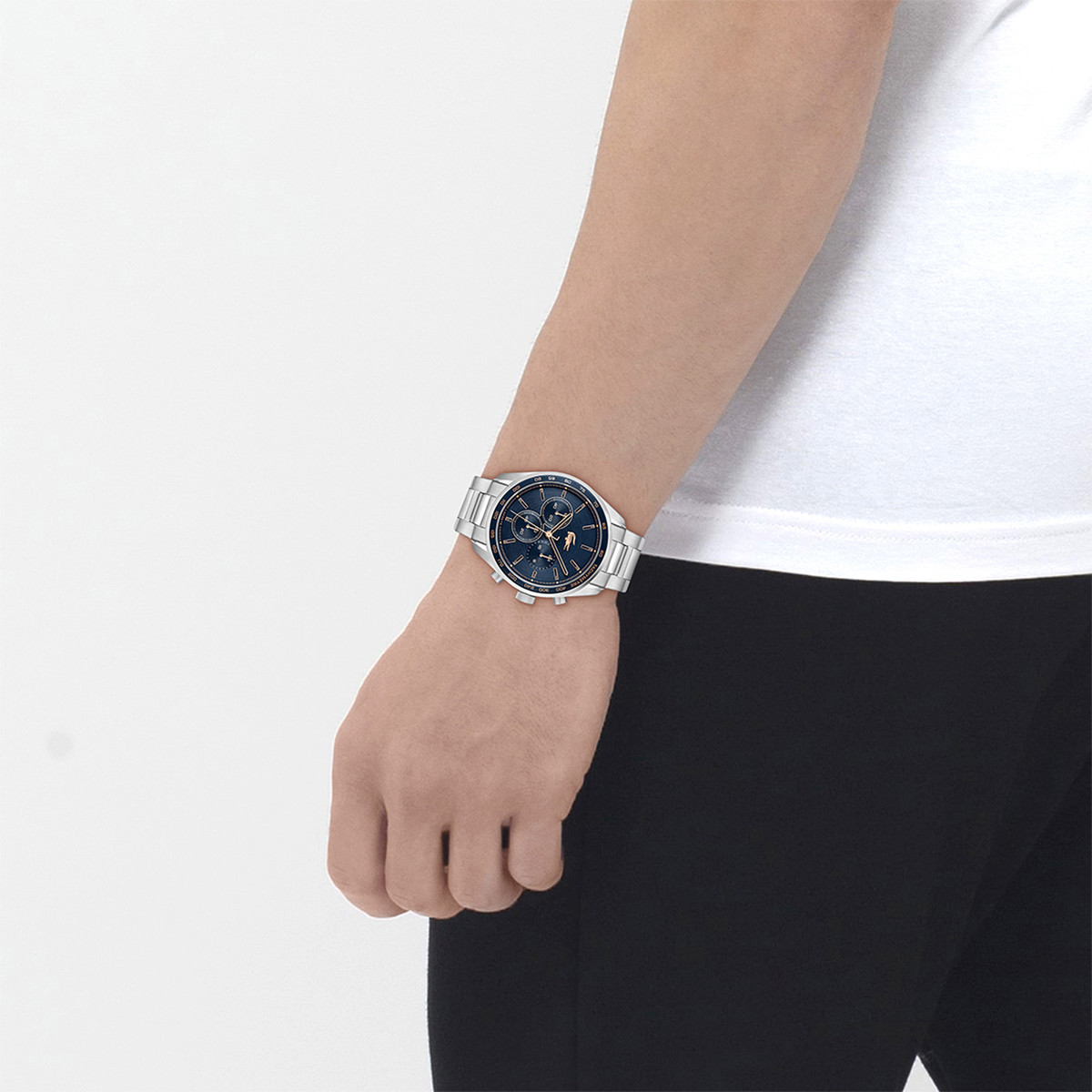 Montre LACOSTE boston homme bracelet acier - vue porté 1