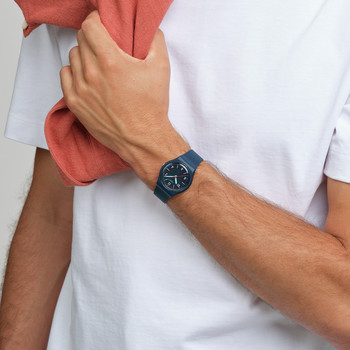 Montre SWATCH essentials homme bracelet matériau biosourcé bleu