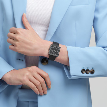 Montre SWATCH essentials homme bracelet matériau biosourcé noir