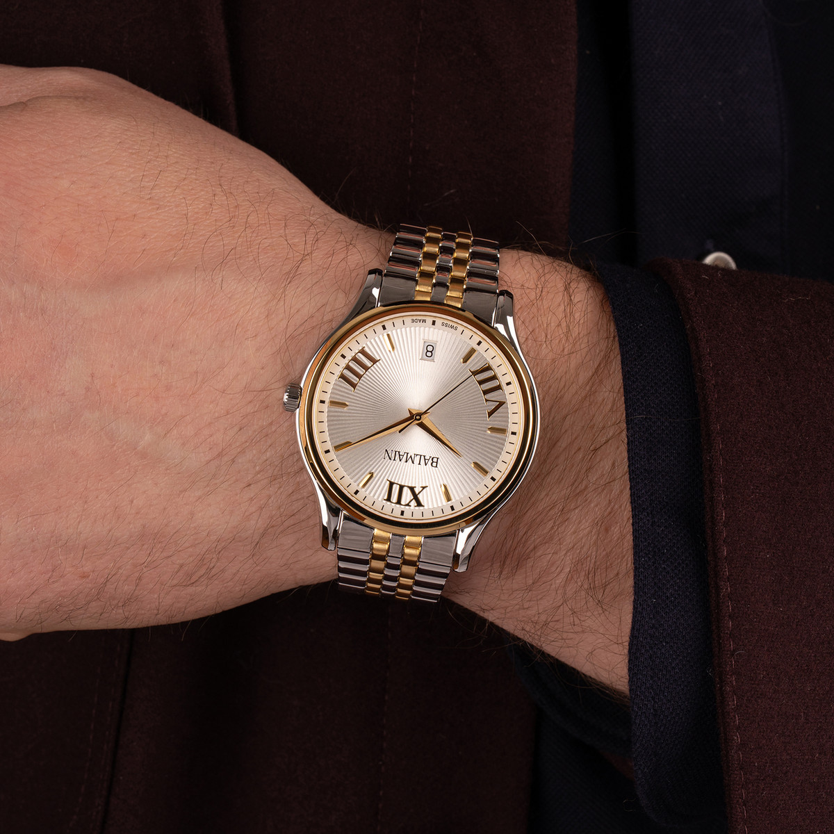 Montre BALMAIN beleganza homme bracelet acier inoxydable bicolore jaune - vue porté 1