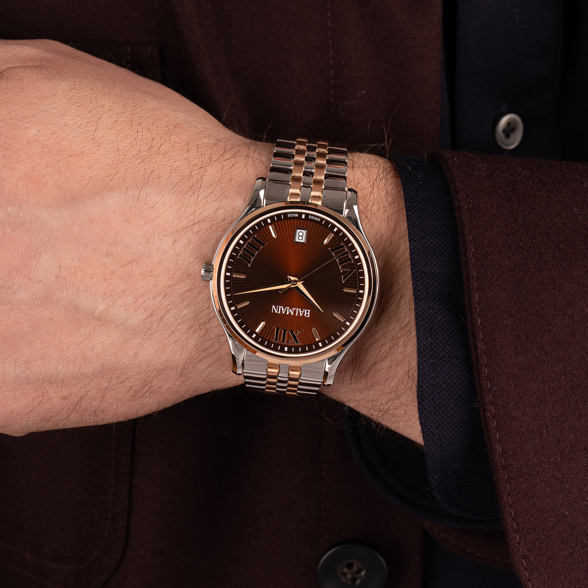 Montre BALMAIN beleganza homme bracelet acier inoxydable bicolore rose - vue porté 1