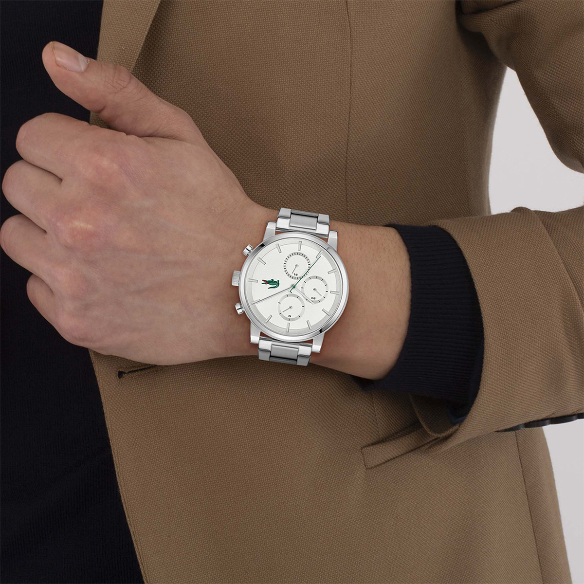 Montre LACOSTE replay homme bracelet acier inoxydable gris - vue porté 1