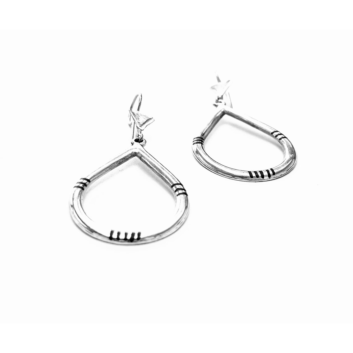 Boucle d'oreille en argent artisanat touareg - vue 4
