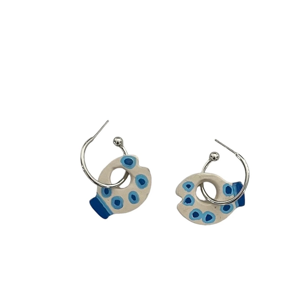 Boucles d'oreilles, créoles poisson en céramique - Modèle unique artisanal - vue 2