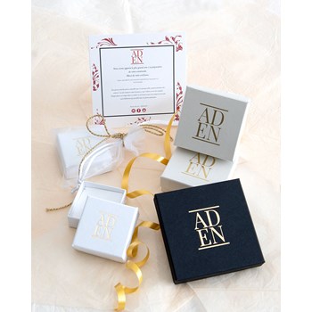 Boucles d'oreille poussette en argent massif 925 avec fleur en nacre blanche | Aden
