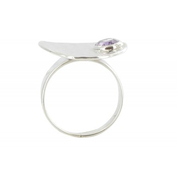 Hammered 925 Silver Ring with Oval Amethyst
