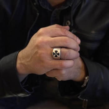 Bague Homme Tête De Mort Et Croix Argent