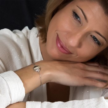Bracelet ADEN réglable cabochon Nacre blanche dentelles argent 925 Millième rhodié