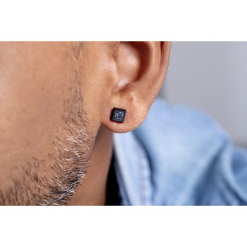 Boucles d'oreilles clous en Acier 316L et carbone - noir brillant