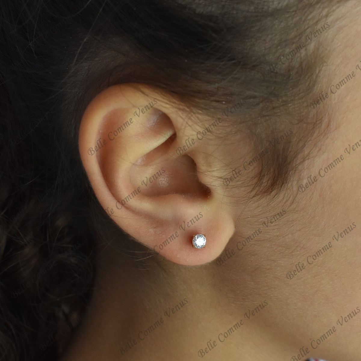 Boucles d'oreilles clous puces oxyde de zirconium Plaqué or 750 3 microns - vue 2