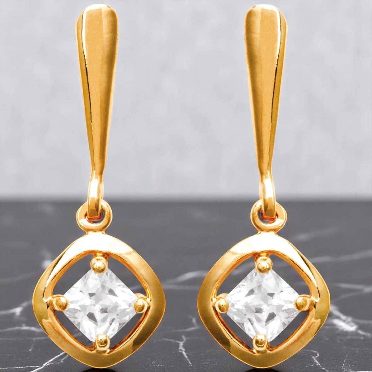 Boucles d'oreilles pendantes losange d'oxyde de zirconium Plaqué OR 750 3 microns - vue 3
