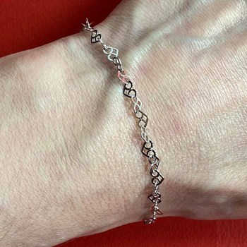 Multide bracelet with little hearts