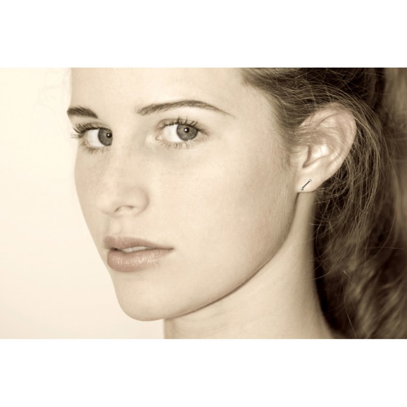 Boucles d'Oreilles Bâton en Argent 925 et ses 2 Diamants Blancs - vue 4