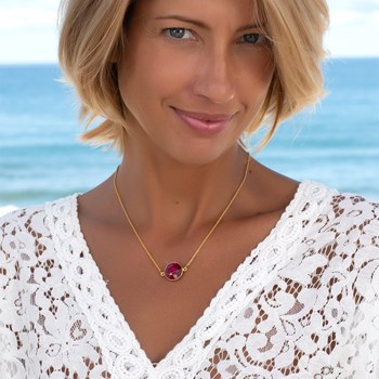 Collier Chaîne en Argent Plaqué Or 18 Carats avec Rubis Facetté - Élégance et Passion