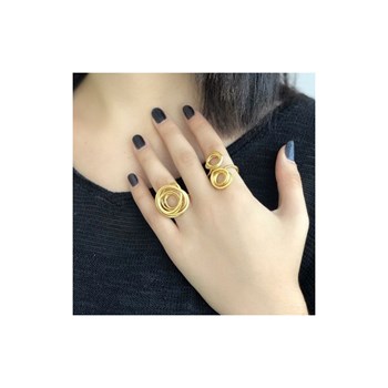Bague ajustable en plaqué or rose faite main avec cercles texturés métalliques - Bijou de créateur