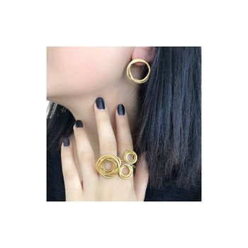 Boucles d'oreilles en plaqué or rose faites main avec cercles texturés métalliques - Bijou de créateur