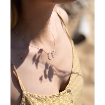 Collier Fin Argent Tendance 2 Anneaux Entrelacés Cercles