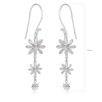 Pendants d'oreilles nacre blanche 3 fleurs en argent 925 rhodié : un bijou élégant et raffiné | Aden Boutique