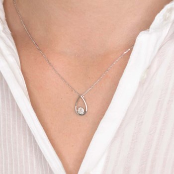 Pendentif 'Ilinca' Or blanc et Diamant